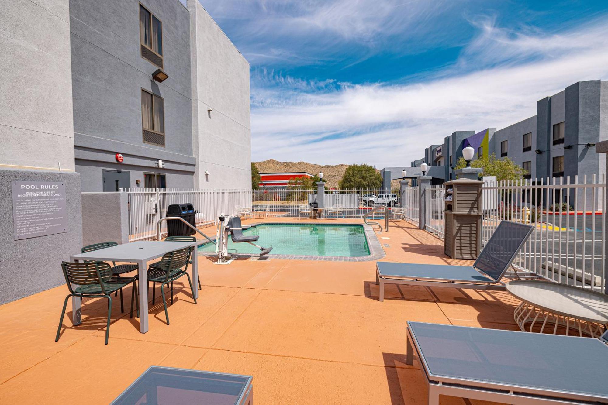 Surestay Plus Hotel By Best Western Yucca Valley Joshua Tree Екстер'єр фото